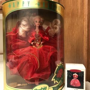 1993 Happy Holidays Barbie with ornament